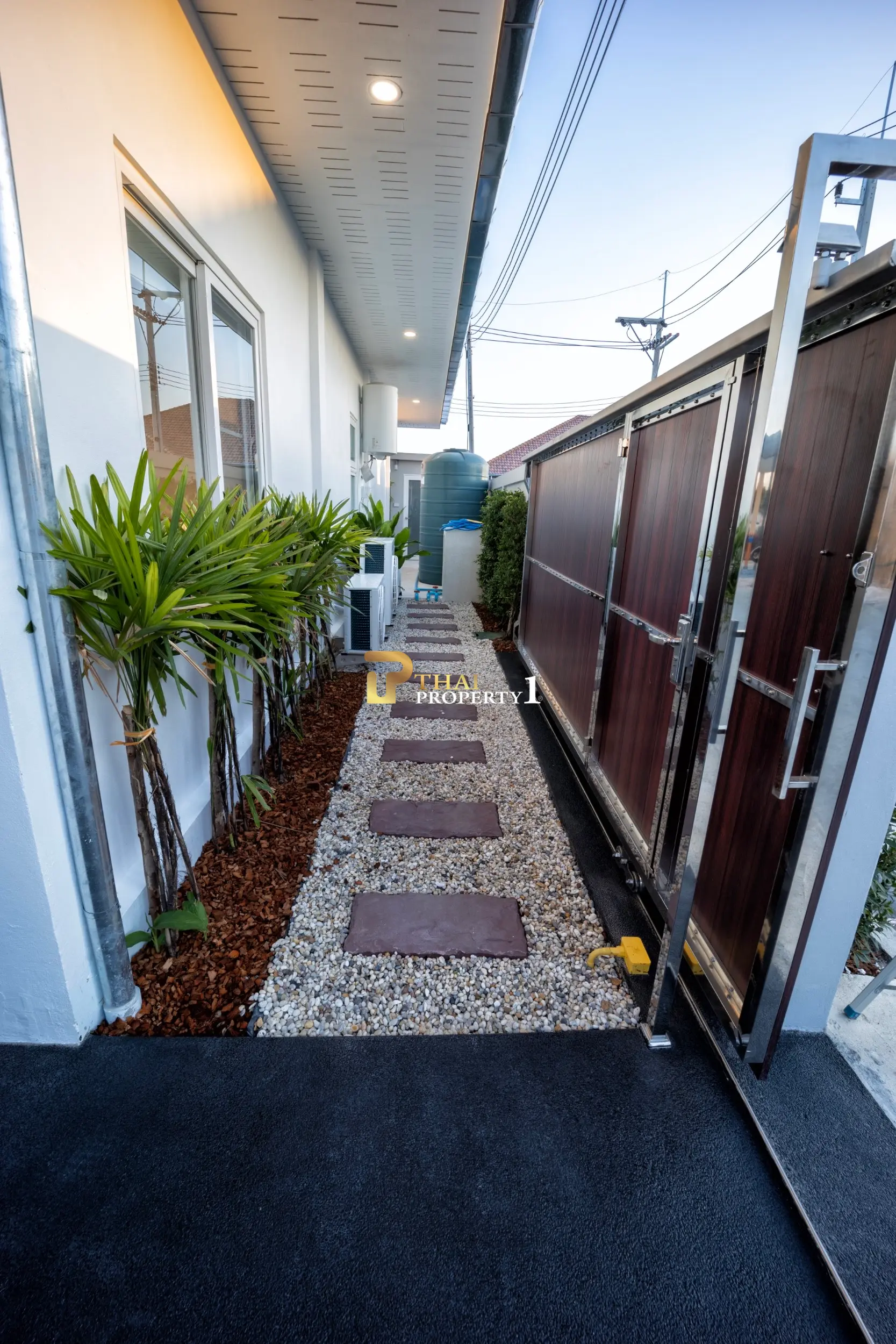 Mali Bua - Spacious Single-Story Villa with Private Pool in Quiet Hua Hin Neighborhood