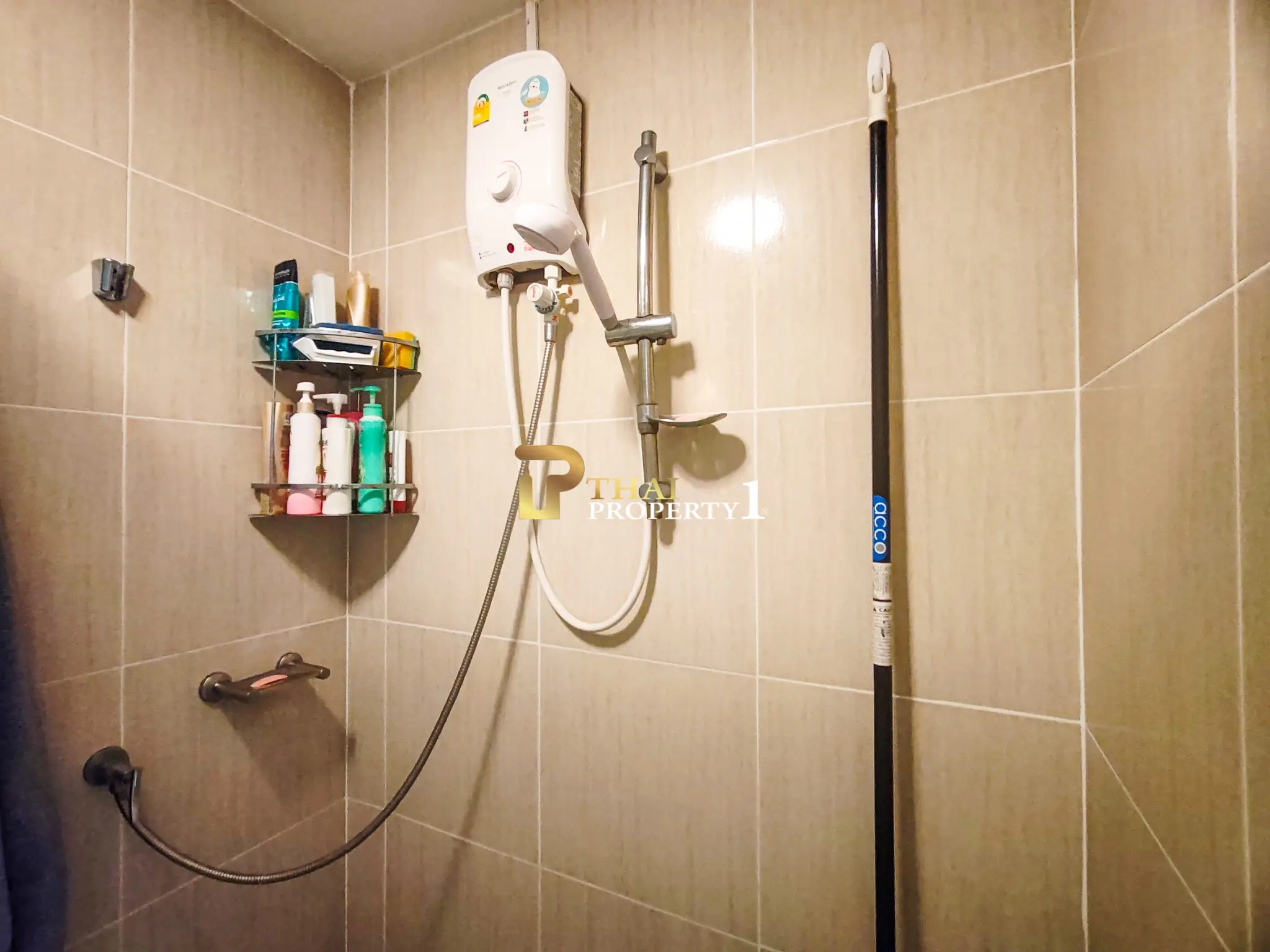 Cozy Studio Condo with Balcony At AD Condo Bang Sare, Sattahip
