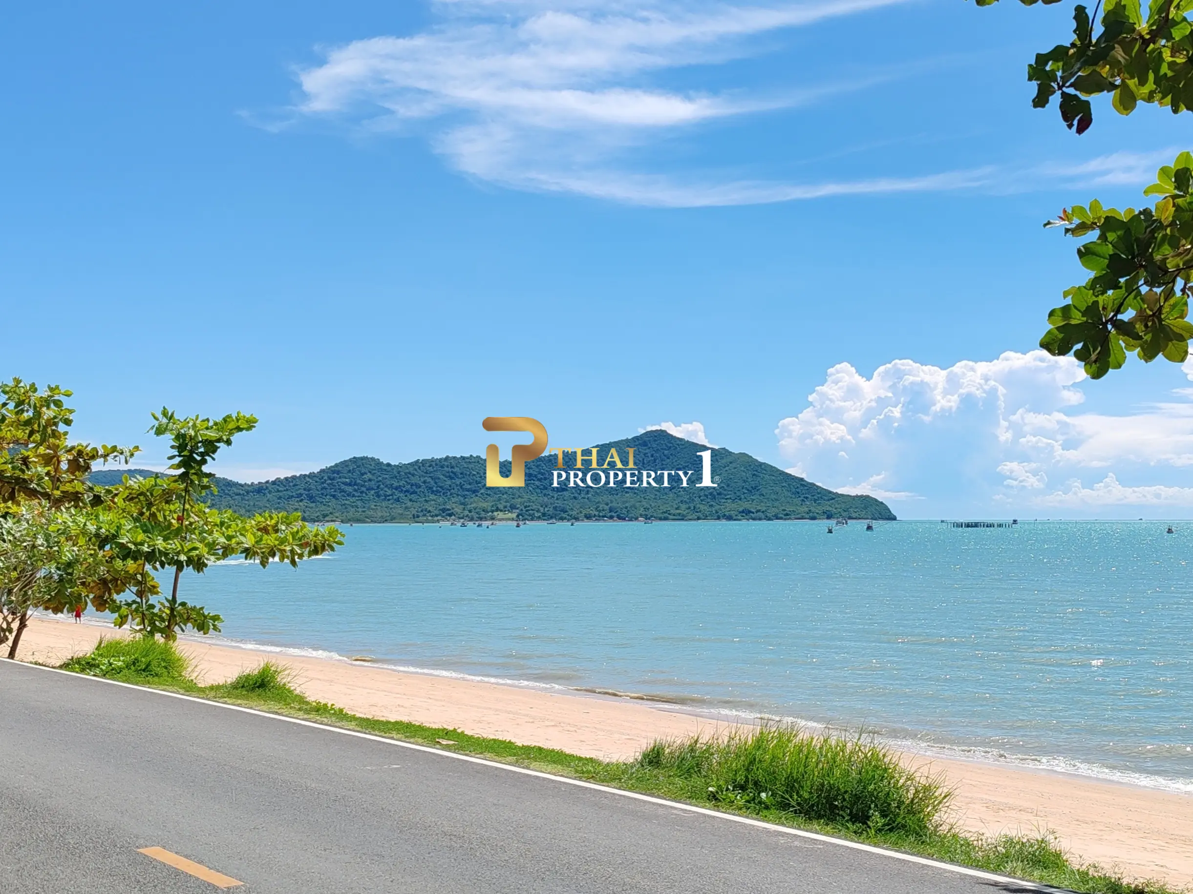 Cozy Studio Condo with Balcony At AD Condo Bang Sare, Sattahip