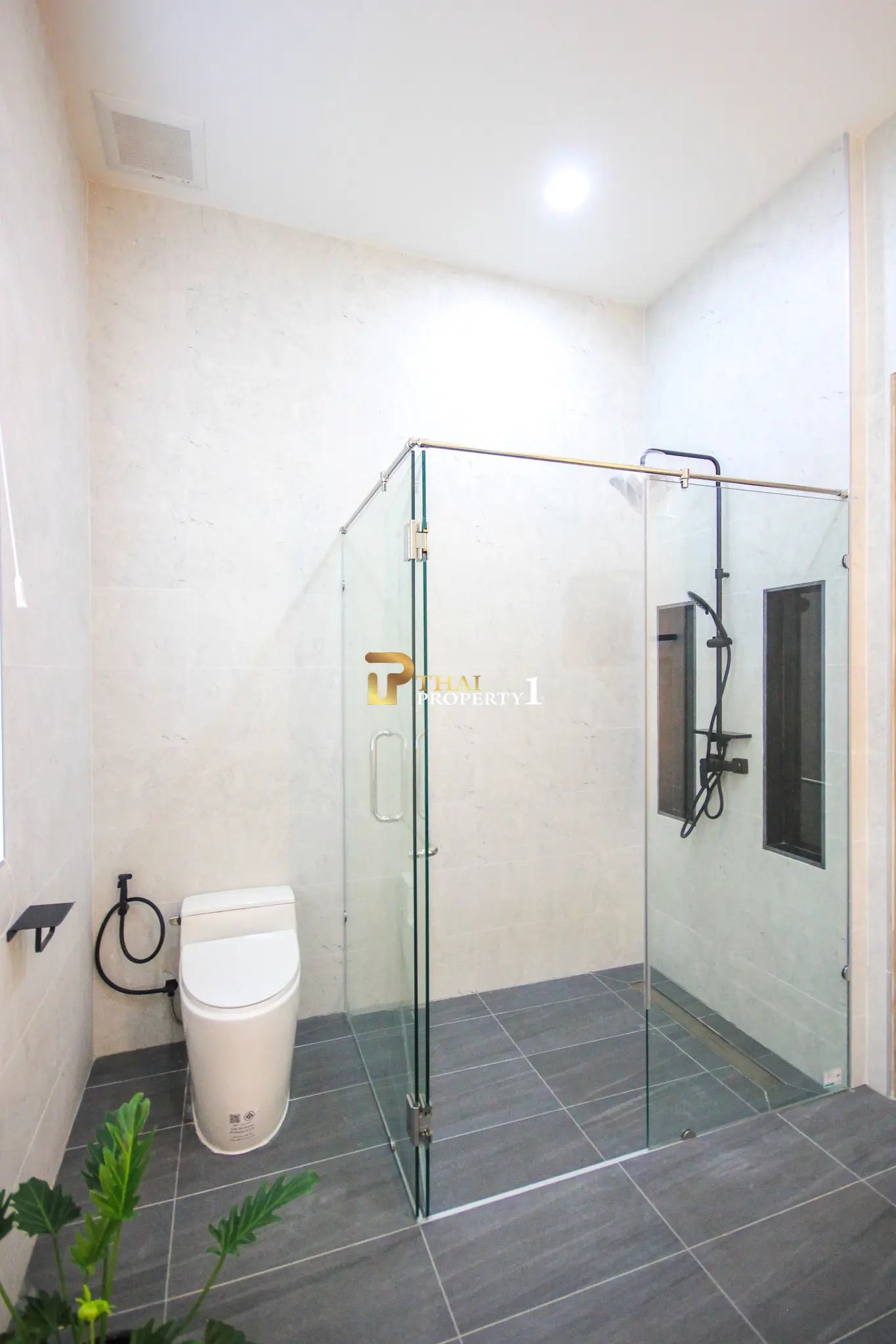 Spacious New Modern Villa with Private Pool in Hua Hin
