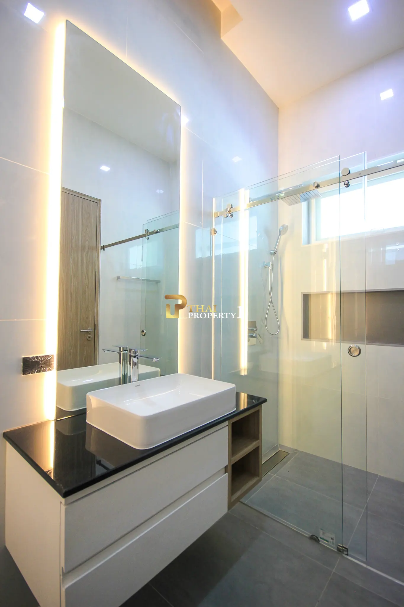 Spacious New Modern Villa with Private Pool in Hua Hin