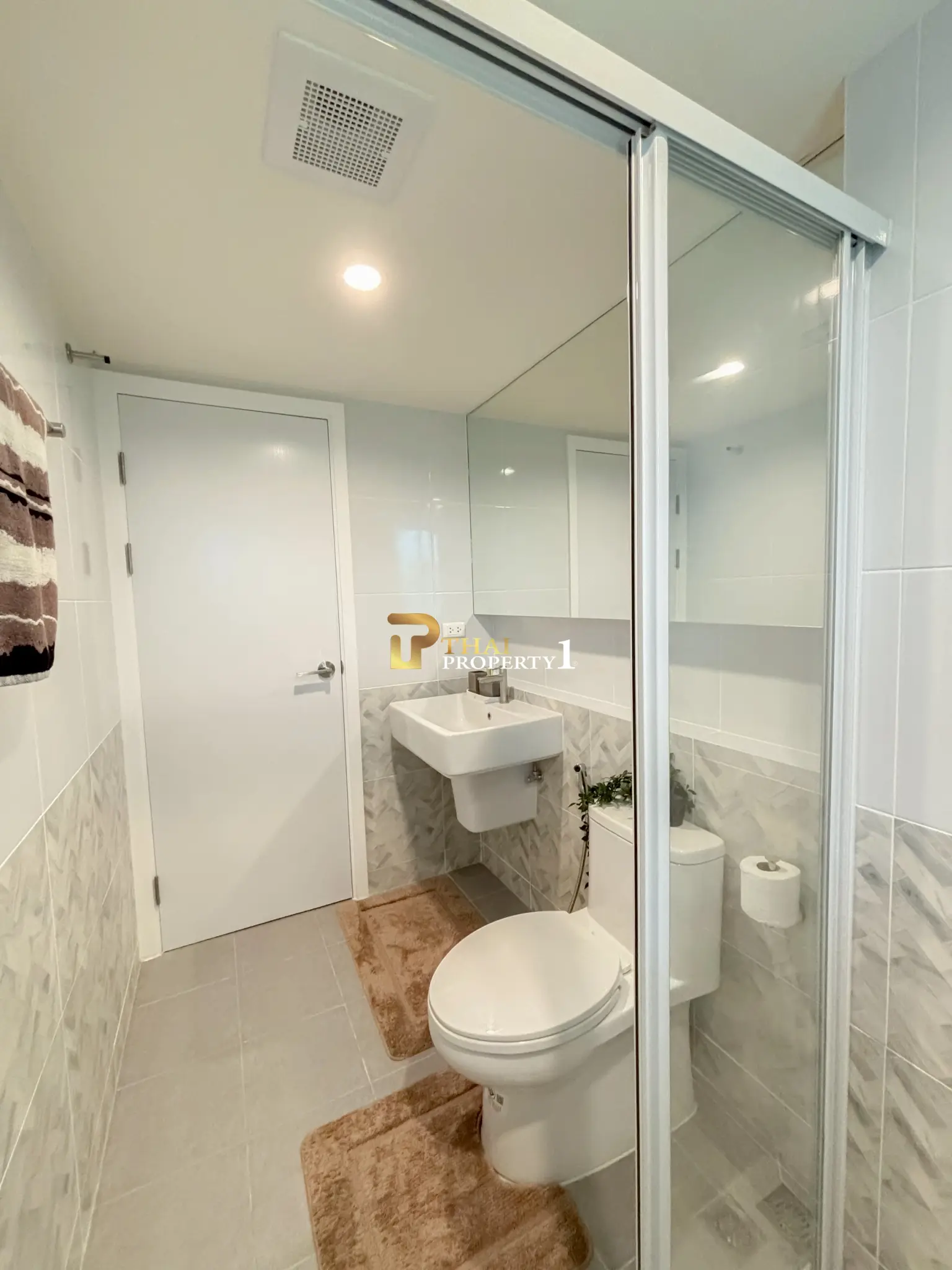 Pool Access - 2 Bed, 2 Bath Condo For Sale At Mira Monte