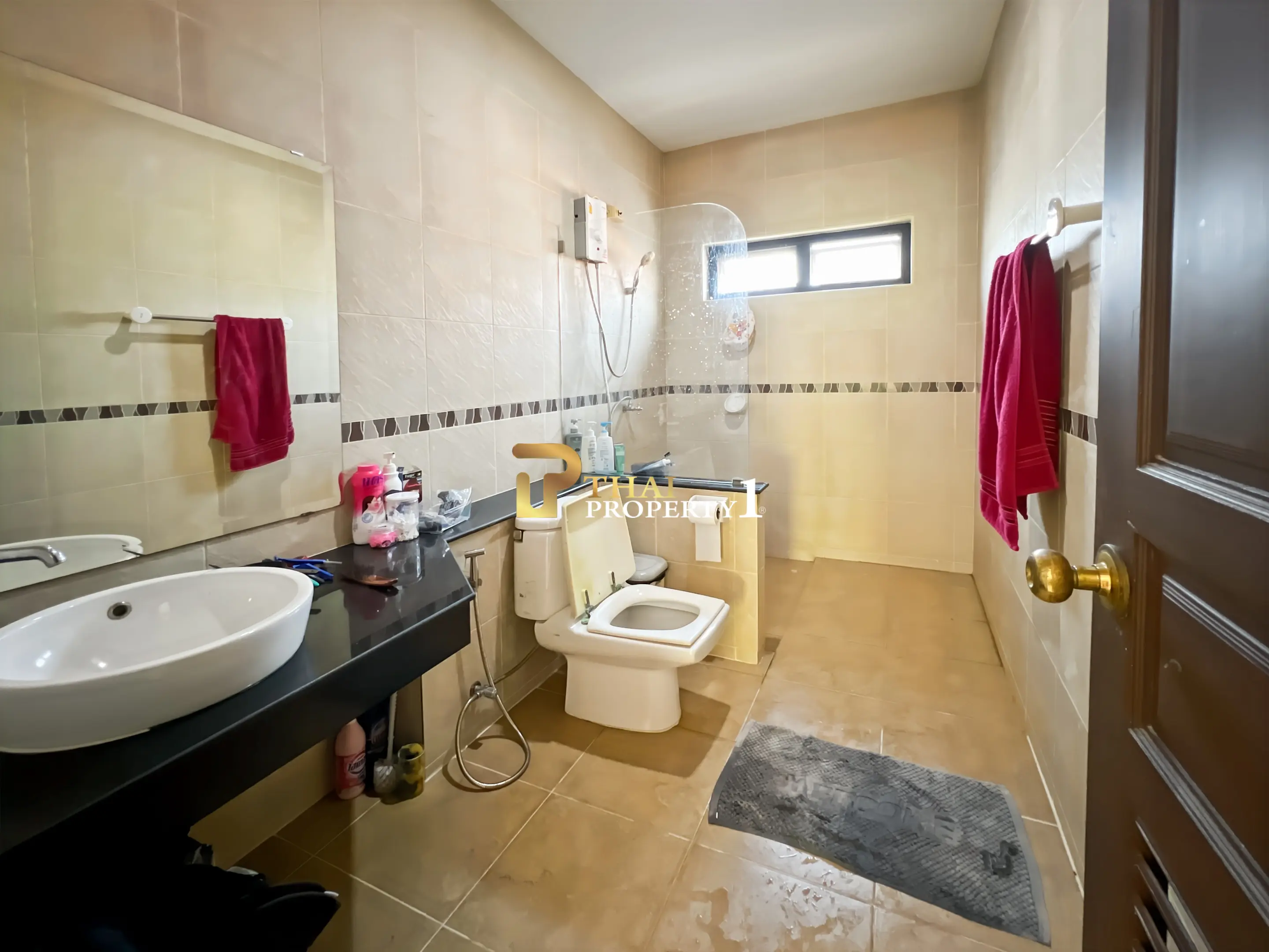 Comfortable Central 3-Bedroom Villa With Open Living Space In Hua Hin Horizon 
