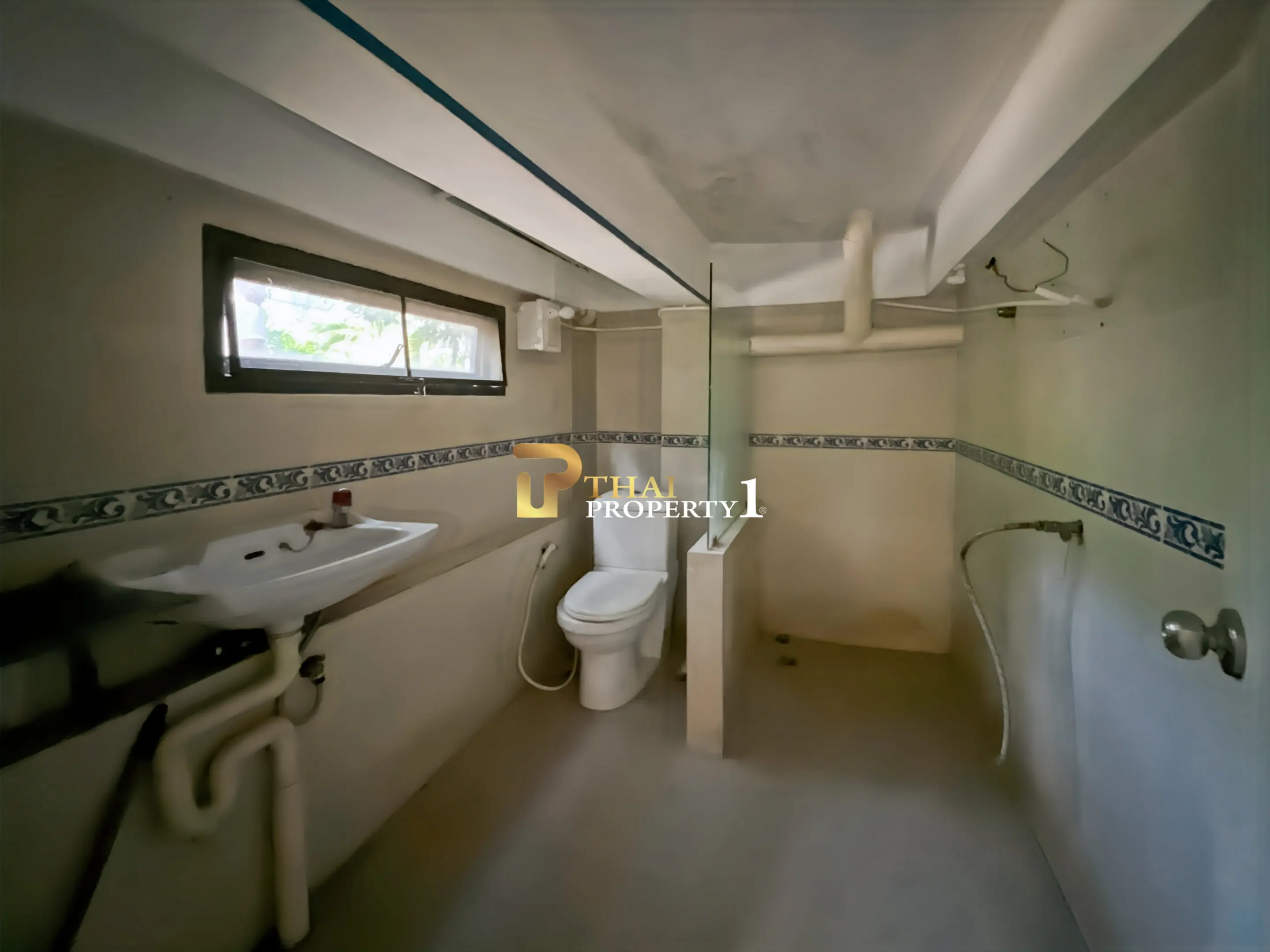 Comfortable Central 3-Bedroom Villa With Open Living Space In Hua Hin Horizon 