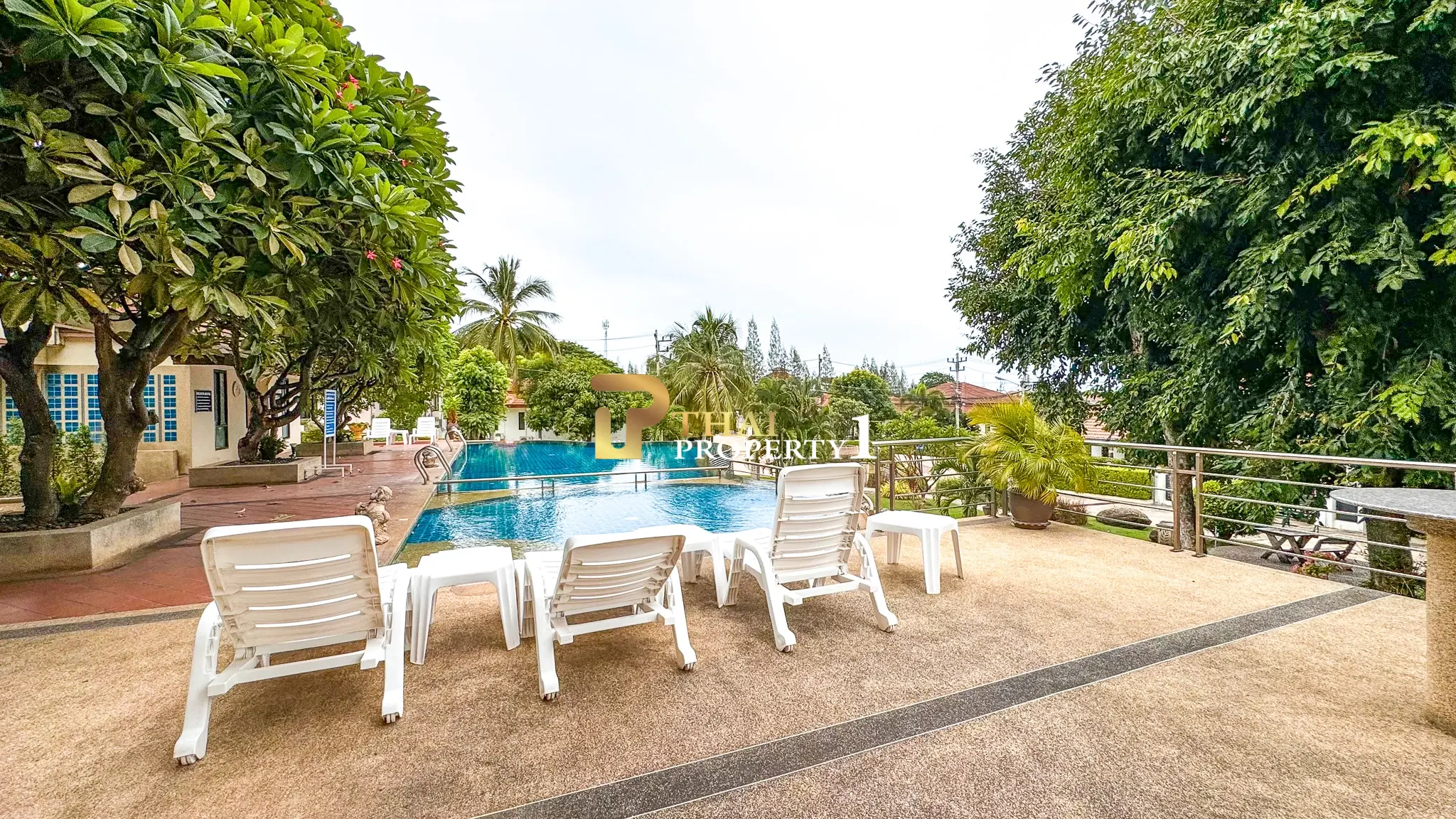 Comfortable Central 3-Bedroom Villa With Open Living Space In Hua Hin Horizon 