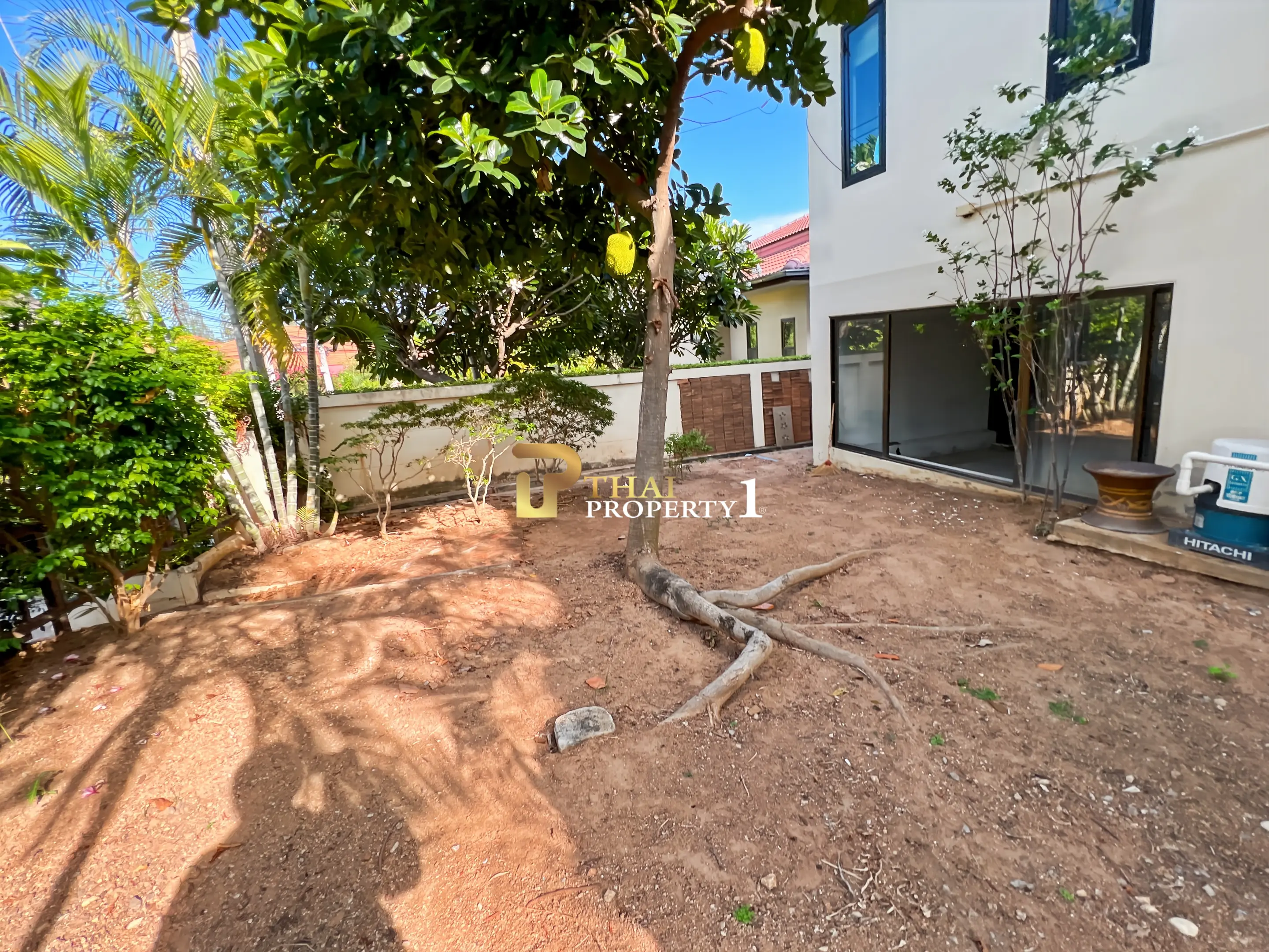 Comfortable Central 3-Bedroom Villa With Open Living Space In Hua Hin Horizon 