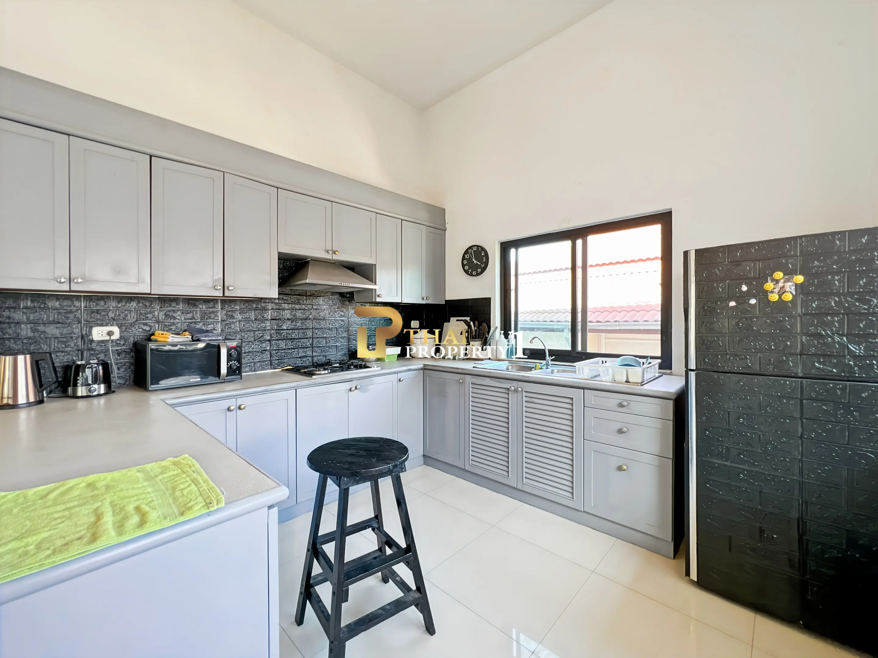 Comfortable Central 3-Bedroom Villa With Open Living Space In Hua Hin Horizon 