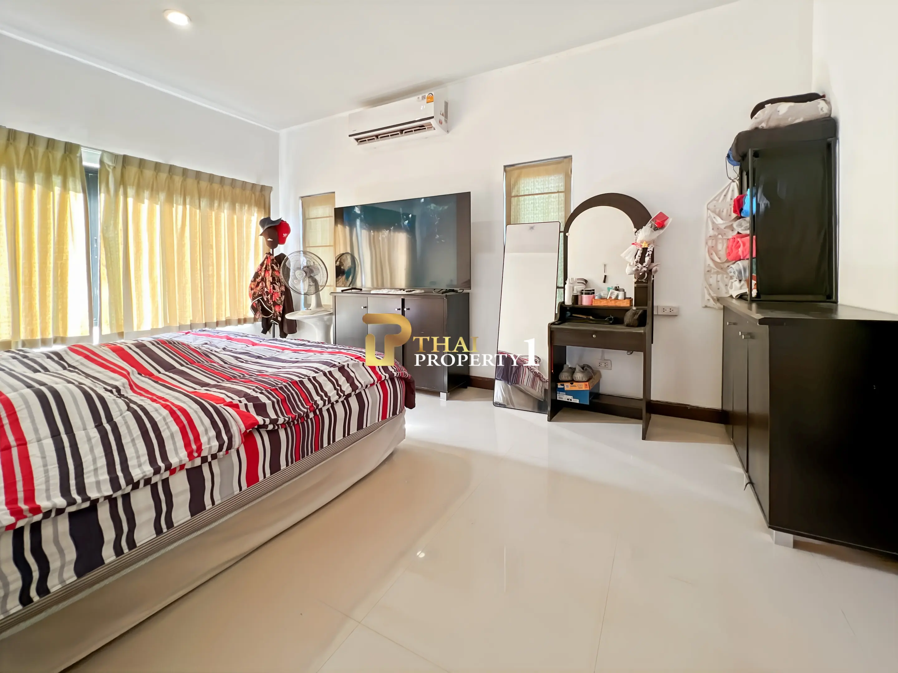 Comfortable Central 3-Bedroom Villa With Open Living Space In Hua Hin Horizon 