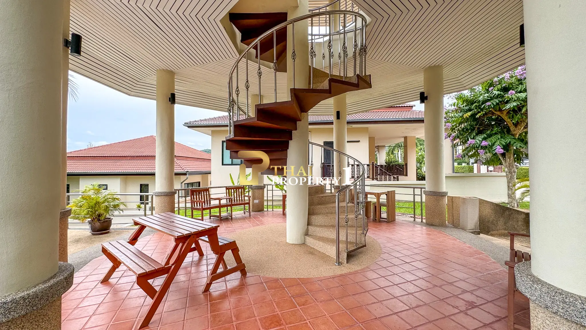 Comfortable Central 3-Bedroom Villa With Open Living Space In Hua Hin Horizon 
