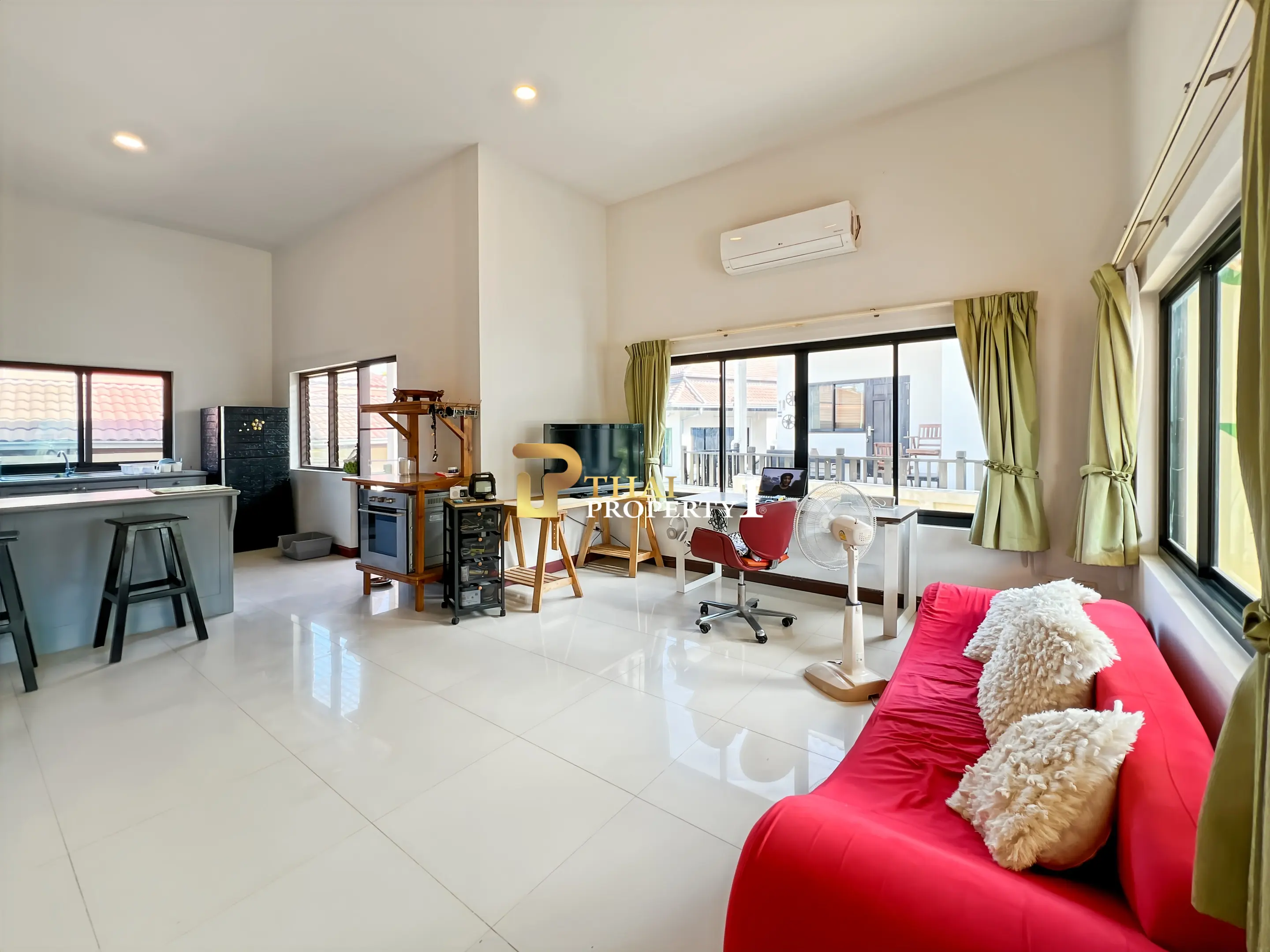 Comfortable Central 3-Bedroom Villa With Open Living Space In Hua Hin Horizon 