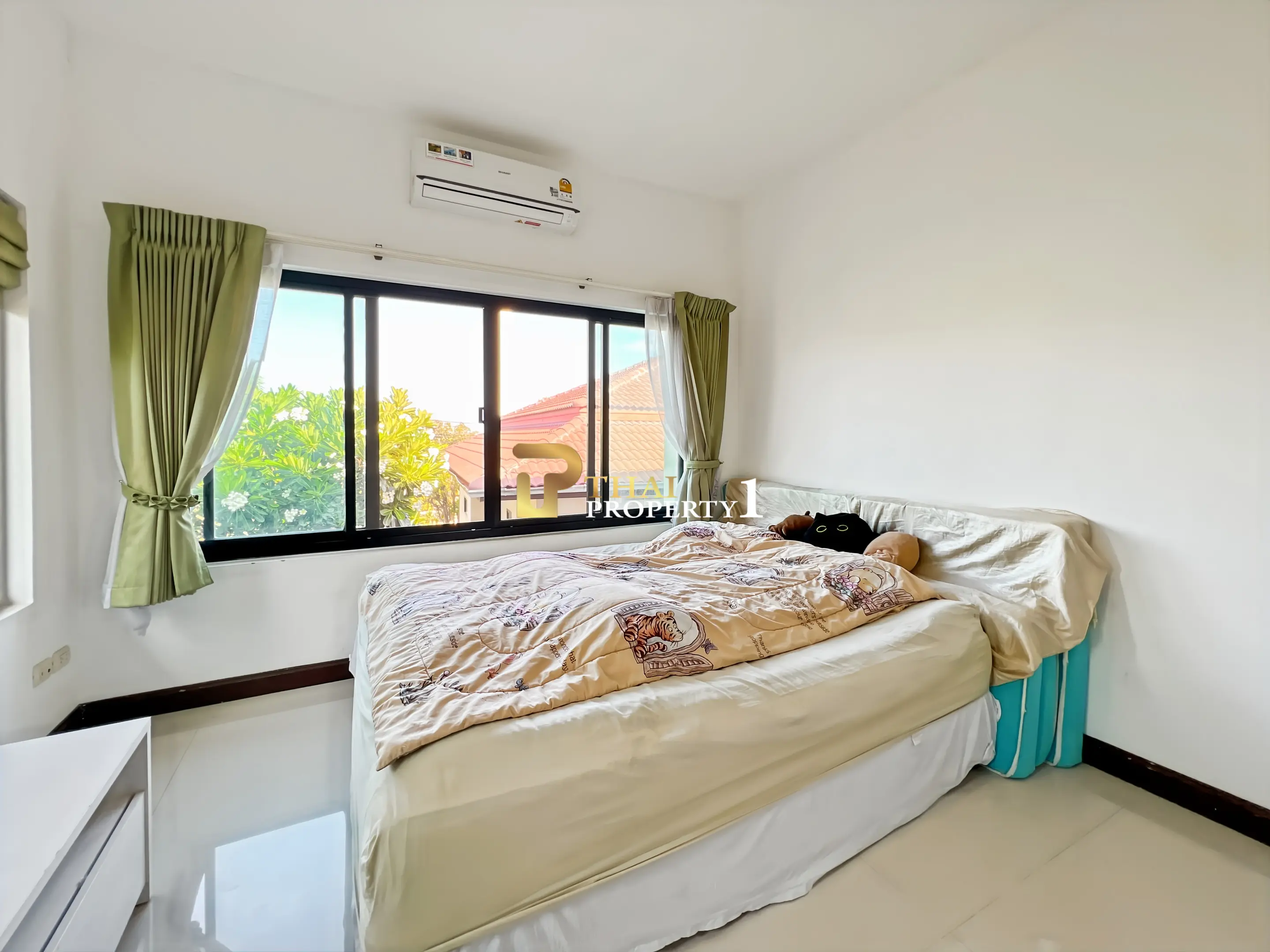 Comfortable Central 3-Bedroom Villa With Open Living Space In Hua Hin Horizon 