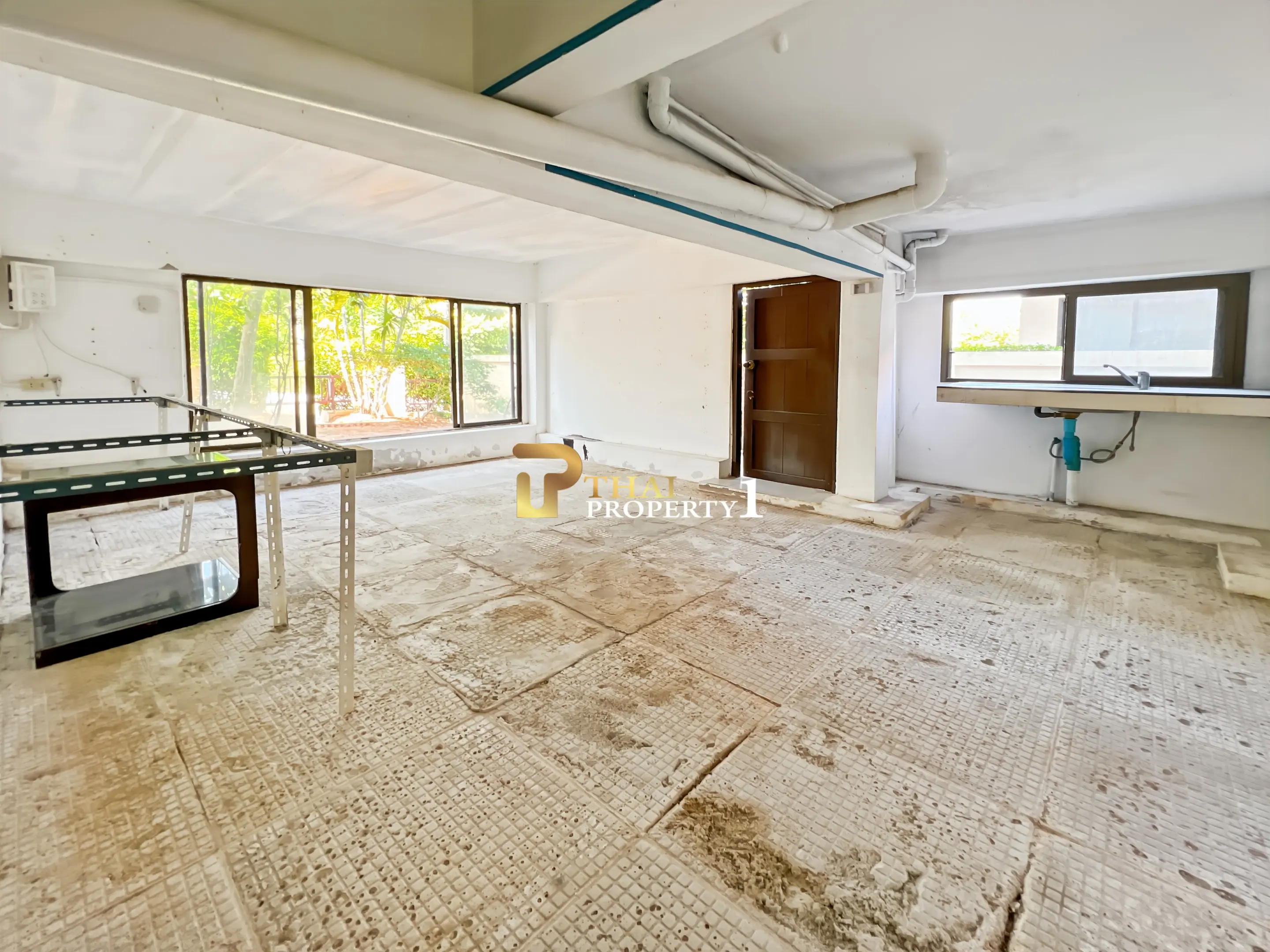 Comfortable Central 3-Bedroom Villa With Open Living Space In Hua Hin Horizon 