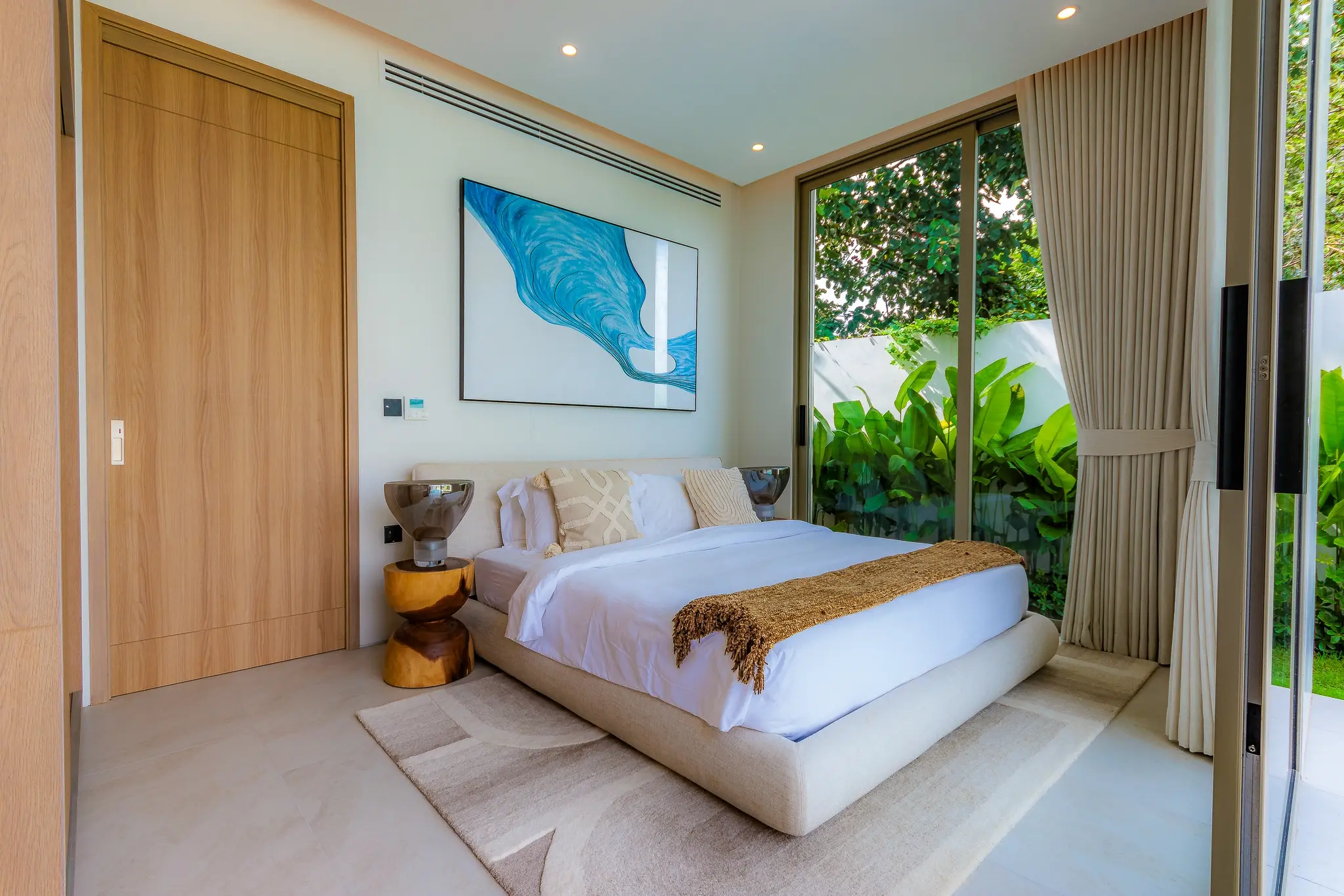 4 Bedroom Spacious Balinese Style villa in Layan