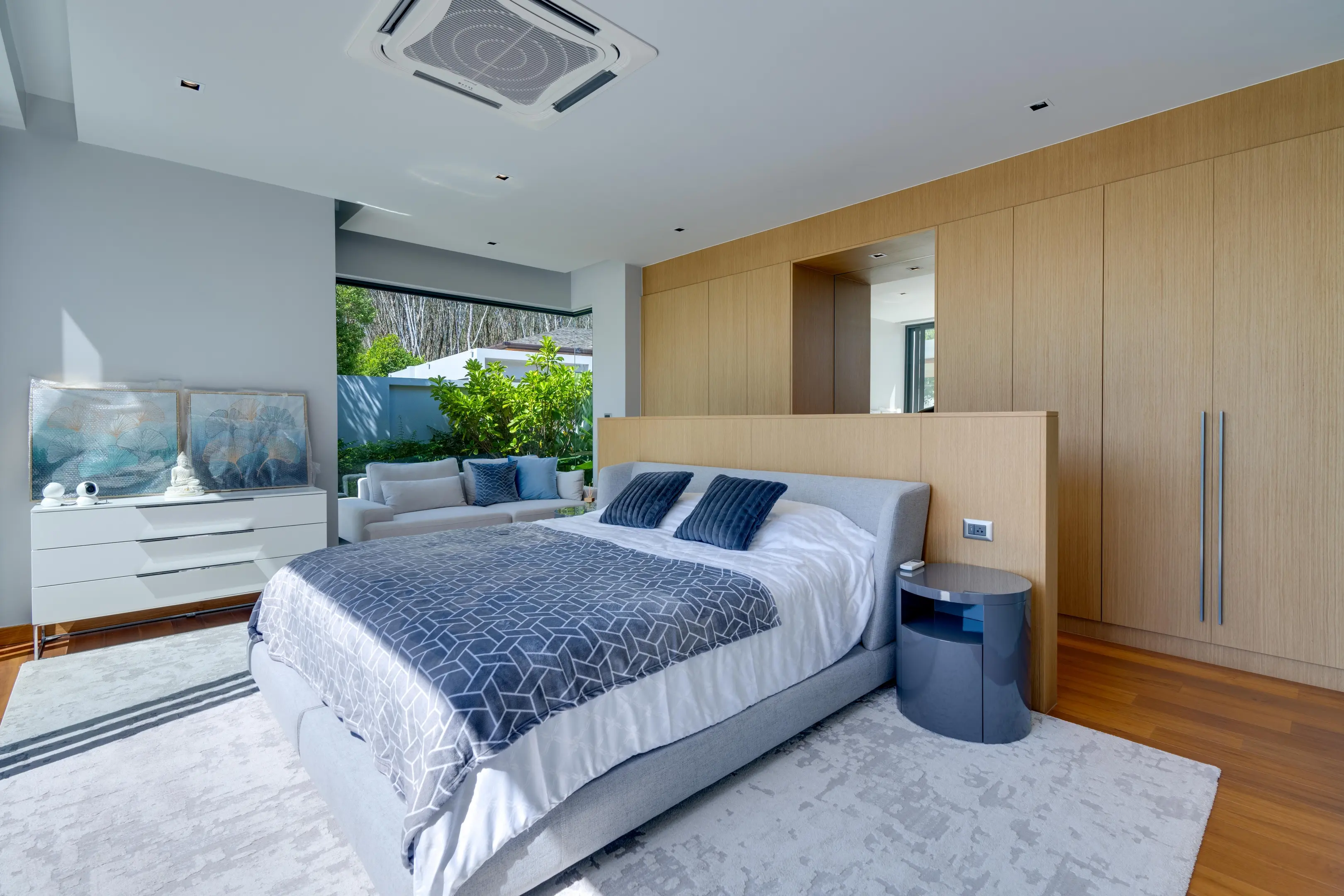 Botanica 4-Bedroom Luxury Villa Modern Loft Phase 1 – Contemporary Elegance in Bangjo