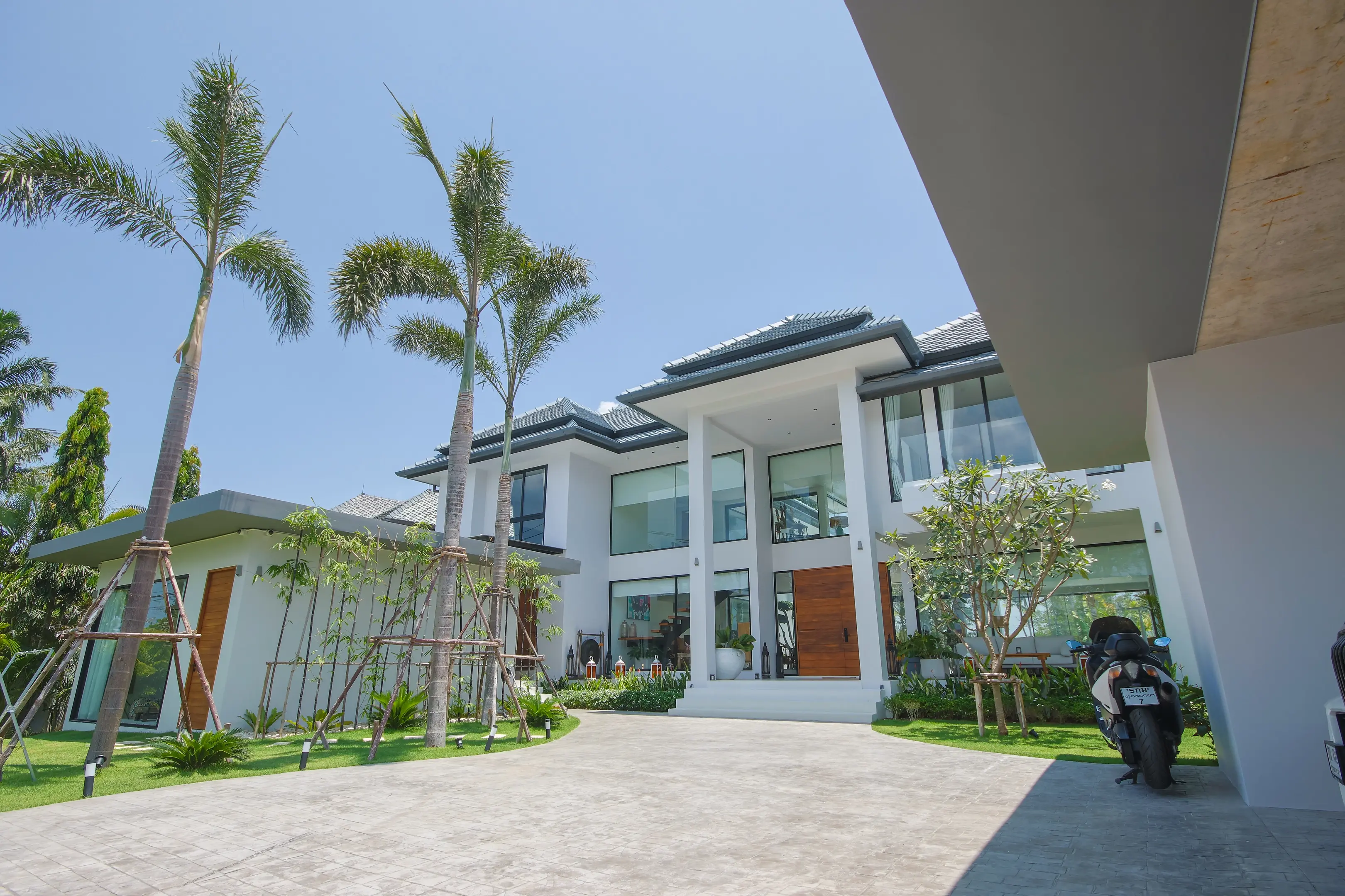 Elegant 5 Bedroom Golf Course Villa in Laguna, Phuket