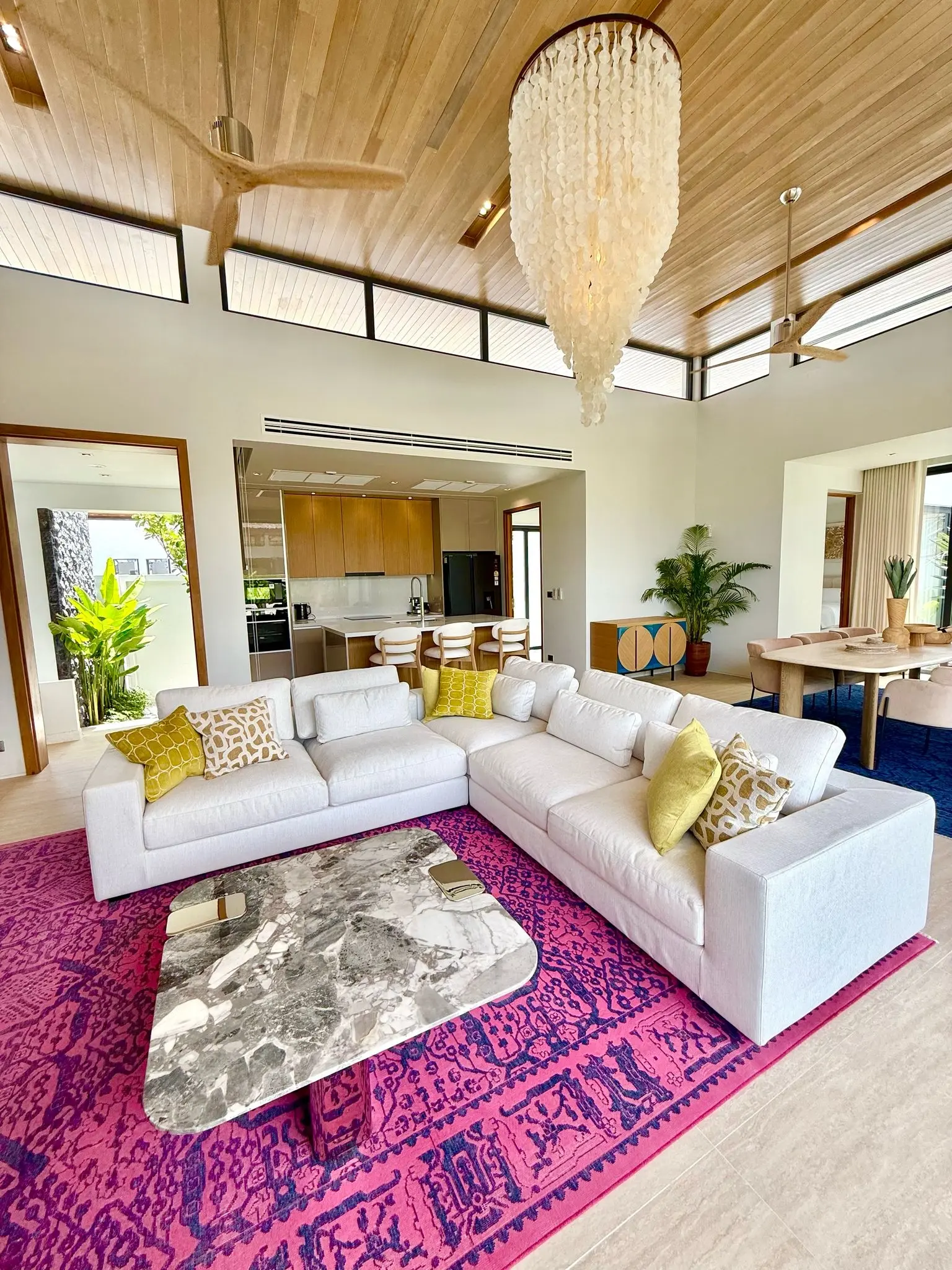 Botanica Modern Loft 2 – Exquisite 3-Bedroom Residence